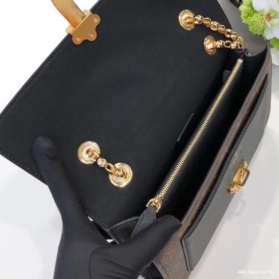 AAA Replica Ru Vuitton Louis VICTOIRE 0808